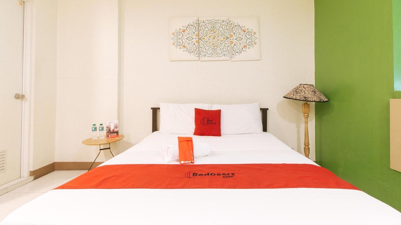 Reddoorz Plus @ Kamuning Quezon City Eksteriør billede